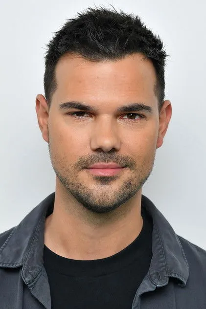 Taylor Lautner